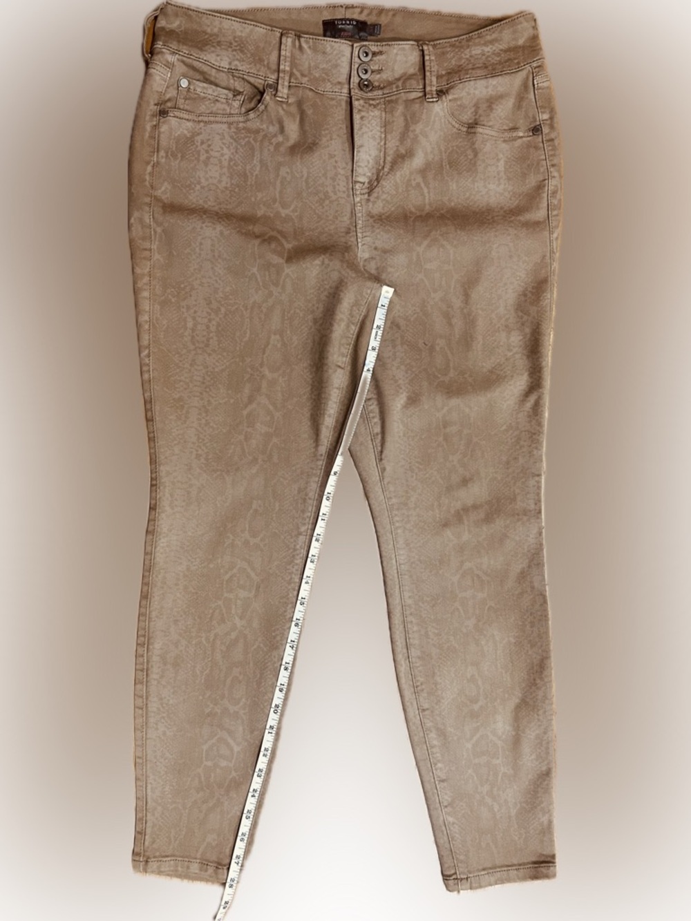 GUC Torrid SZ 16R Tan Muted Snake Print Jegging w/3 Button Detail/Waist 36”-38” - Picture 6 of 8